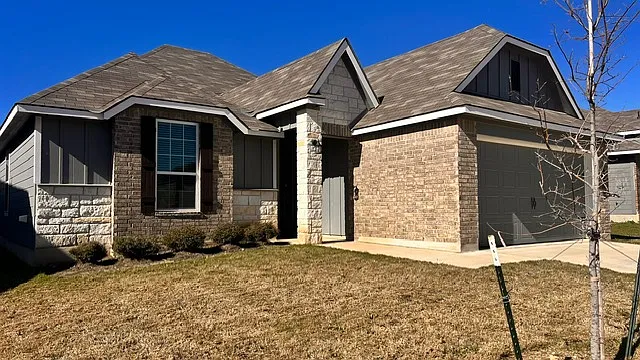 1818 Bayou Wood Ln — Photo 2