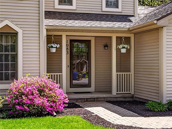 4th image of 1083 Macintosh Dr
