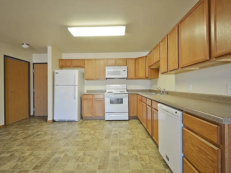 Paramount at the Bluffs Apartments — Photo 3