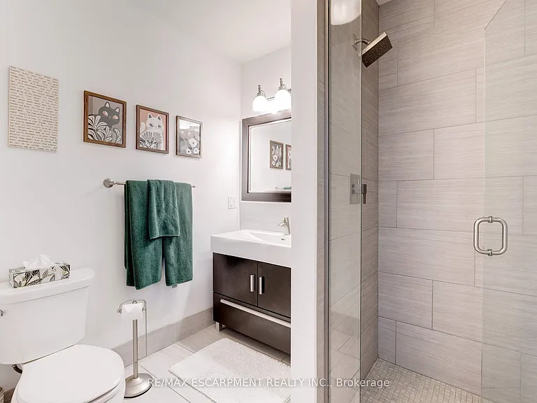 205 King St E #2 — Photo 7