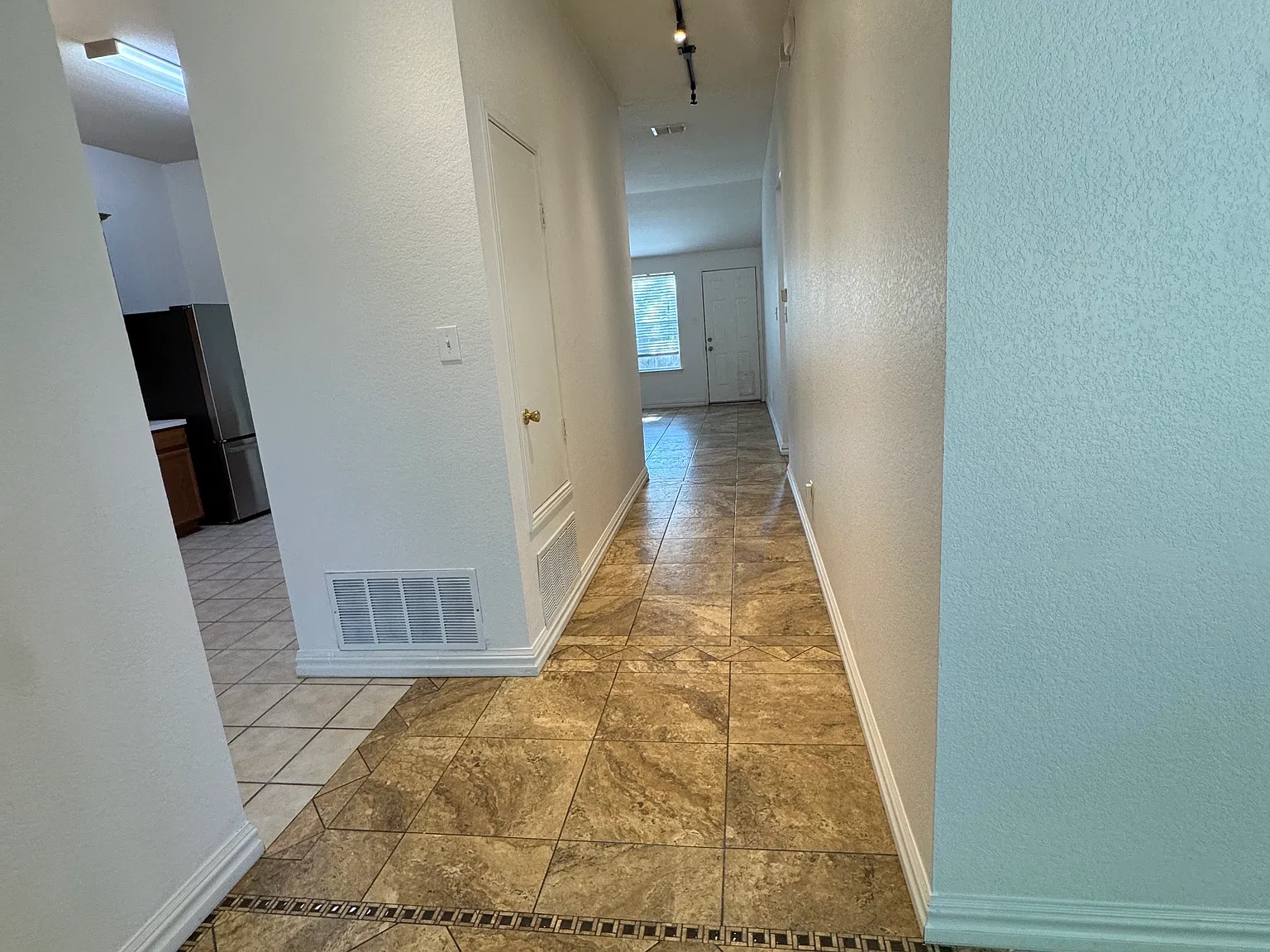 3 bed, 1532 sqft, $2,000 — Photo 3