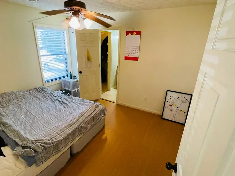 449 N Donahue Dr #C21 — Photo 9