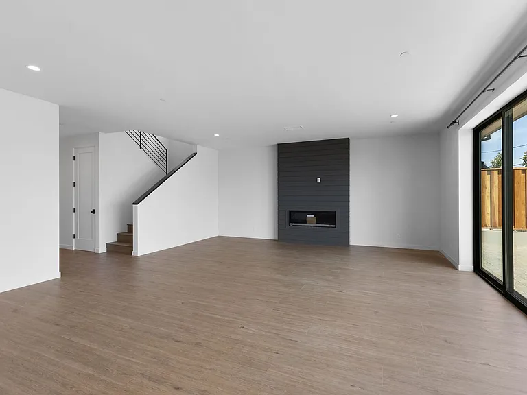 21552 Treetop Ln — Photo 15