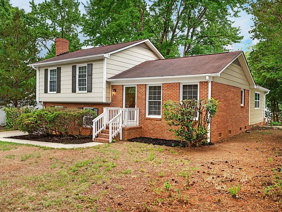 2nd image of 3107 Beaconwood Dr
