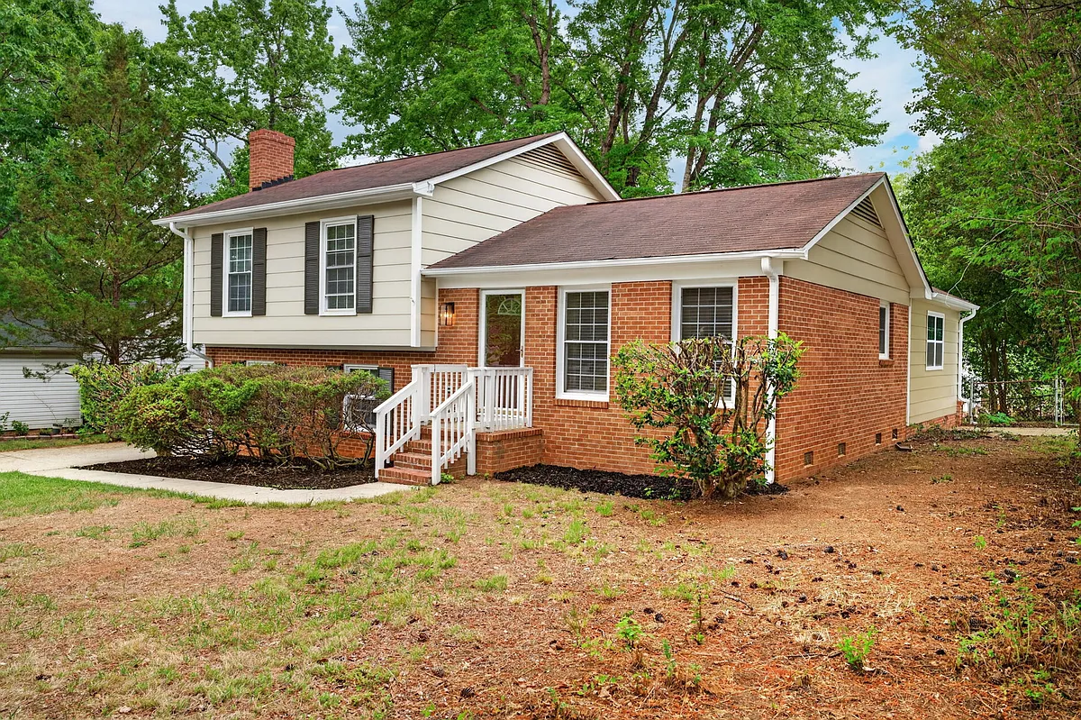 Building Photo - 3107 Beaconwood Dr