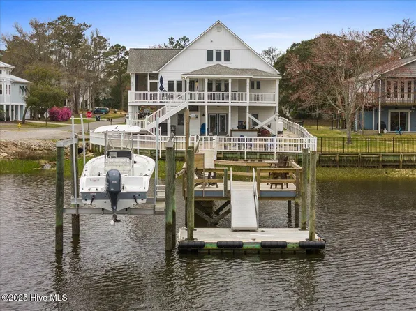 4708 E Yacht Drive, Oak Island, NC 28465