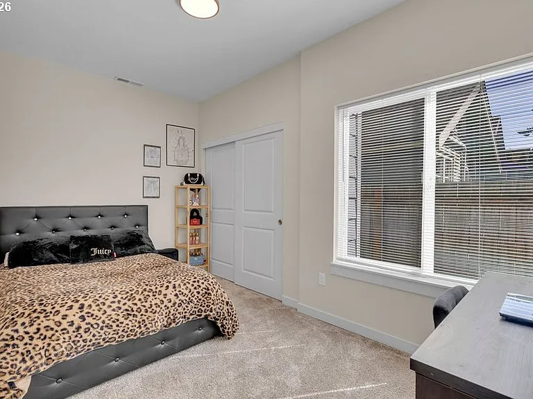 6411 SE 94th Ave — Photo 16