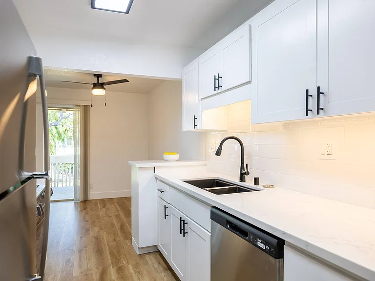 Summerwood Apartments — Photo 12