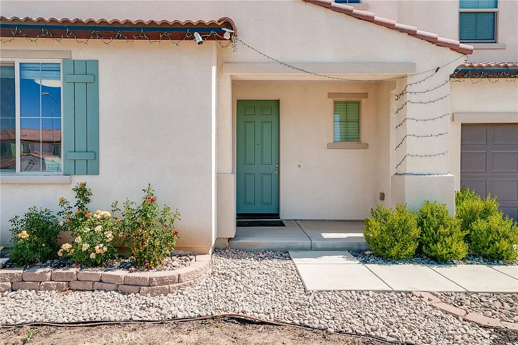 4 bed, 2.5 bath, 2792 sqft, $3,300 — Photo 4