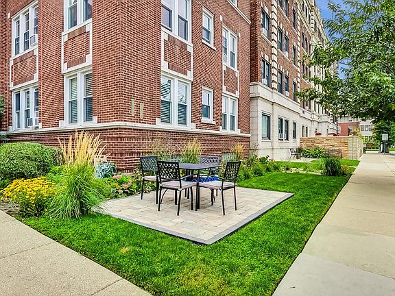 3rd image of 715 Washington Blvd APT 2D