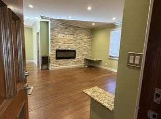 21528 39th Ave Floor 1, Bayside, NY 11361