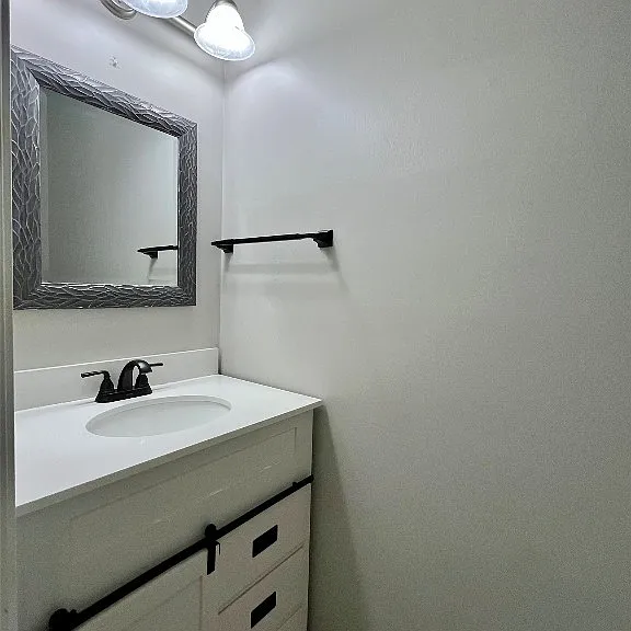 704 Emerald Dr — Photo 31