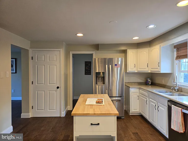 3300 Mount Airy Ct — Photo 9