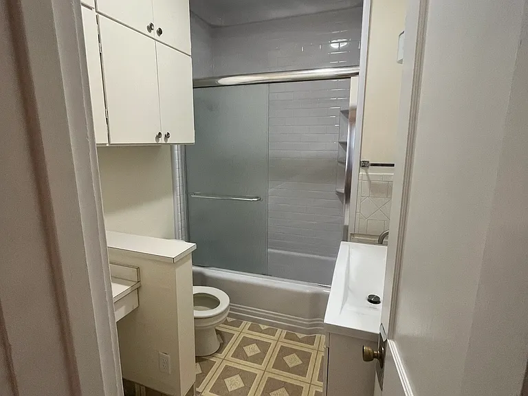 1021 N 47th Ave — Photo 20