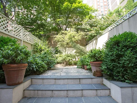 Sold by Sotheby's International Realty | media 13
