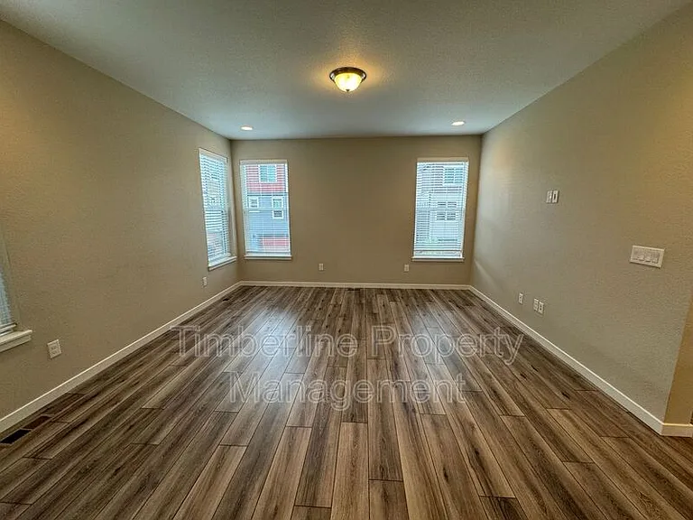 7252 Cedarbrook Ln — Photo 6