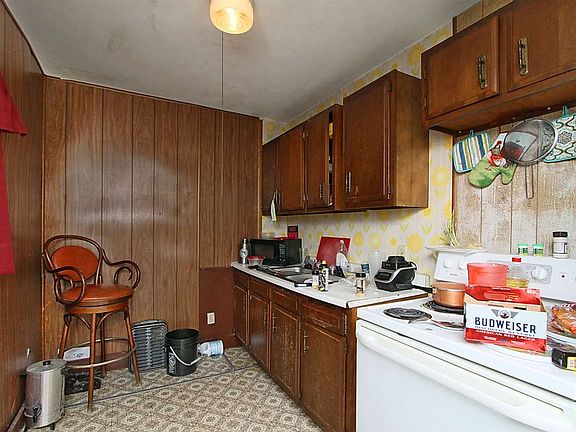 4th image of 607 N Calhoun St