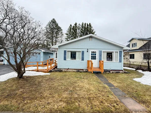 1303 John St, Sault Sainte Marie, MI 49783