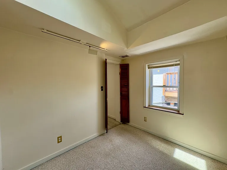 331 S Ann St — Photo 25