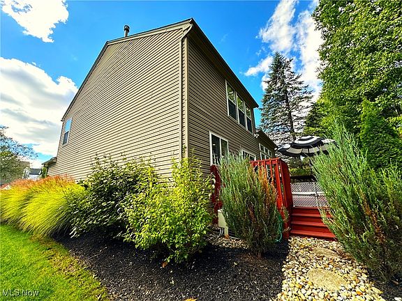 3rd image of 456 Canterbury Ln