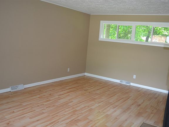 3rd image of 1616 Cynthia Dr