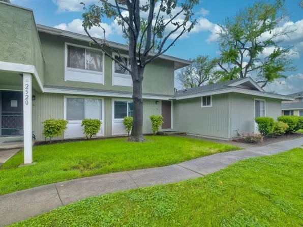 2520 Wanek Rd, Escondido, CA