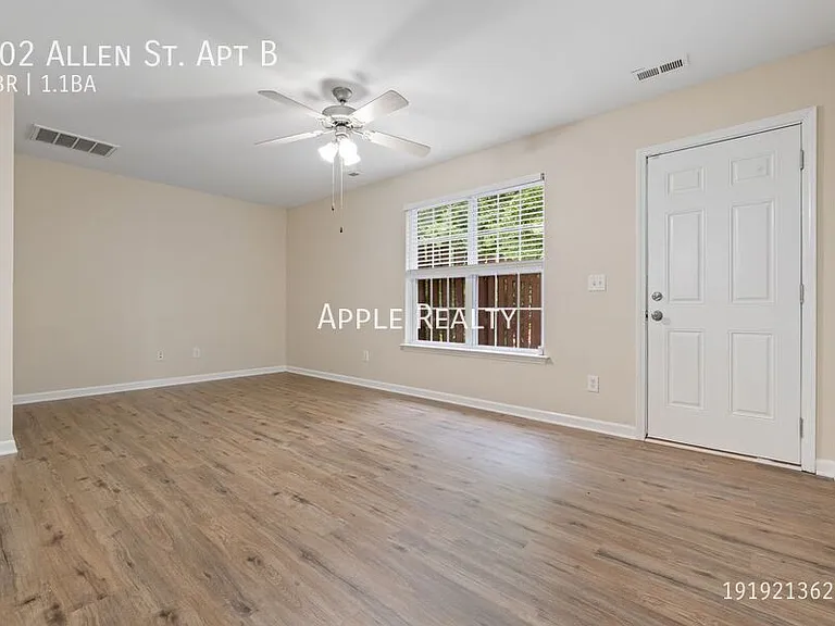 202 Allen St #B — Photo 2
