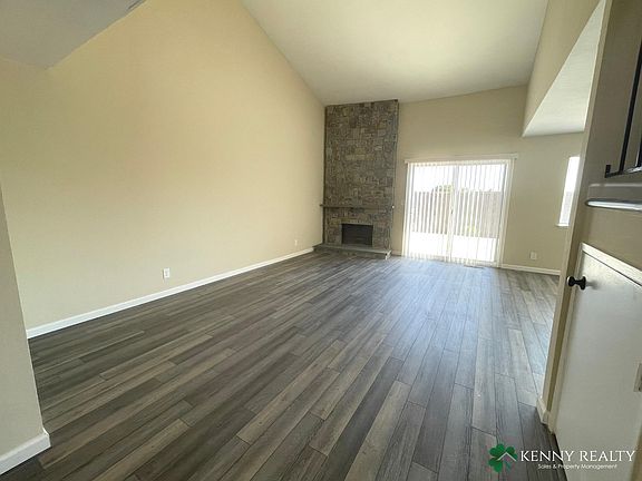 4th image of 2043 Fairmont Dr