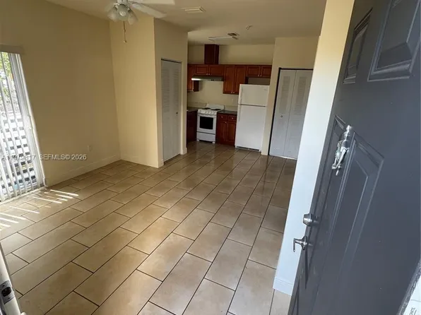 1315 NW 1st St #101, Miami, FL 33125