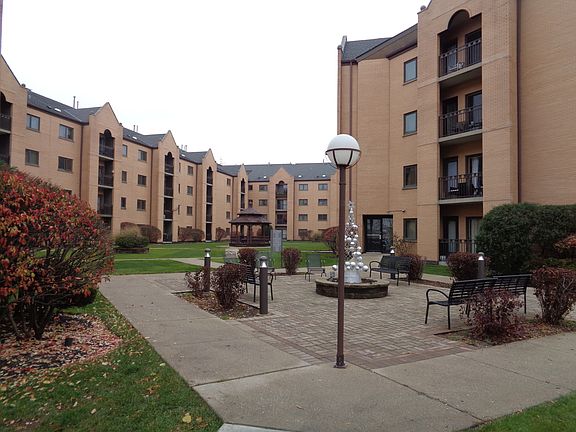 2nd image of 7400 W Lawrence Ave Unit 229