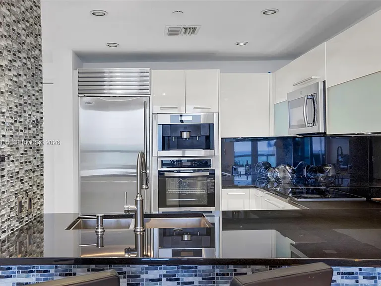 17121 Collins Ave #1406 — Photo 9