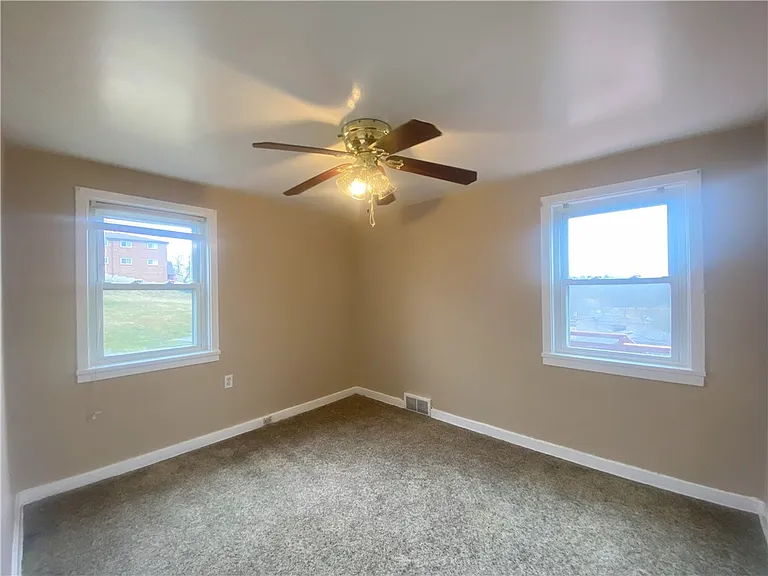 1025 Logan Rd — Photo 22