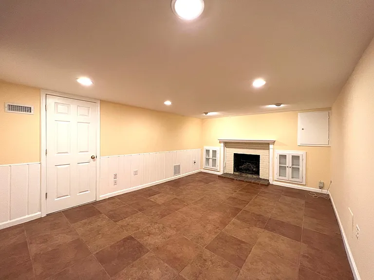 2220 Primrose Dr — Photo 31