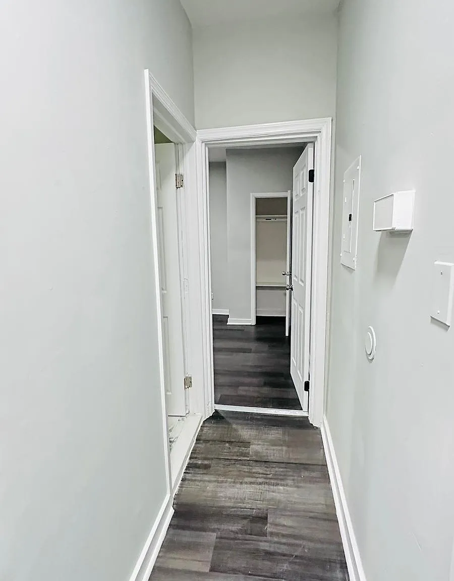 1 bed, $1,636 — Photo 3