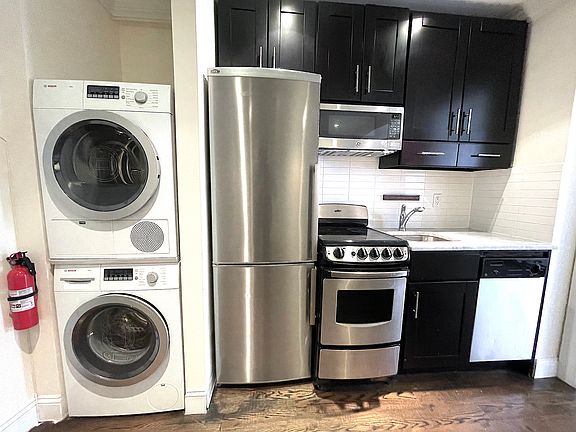 5th image of 513 E 82nd St APT 5C
