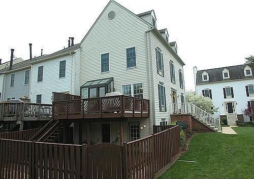 Large Front Yard,Upper & Lower Deck w/Fenced Yard
