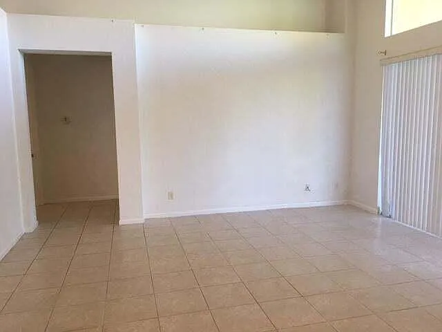121 Tuscany Dr — Photo 8