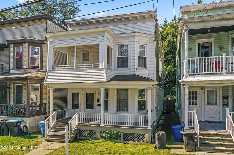 3rd image of 88 Woodlawn Avenue