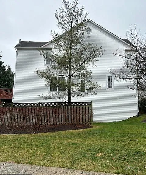 2650 Mosby Ct — Photo 4
