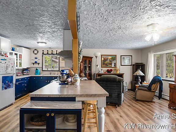3rd image of 1686 Stonehaven Dr