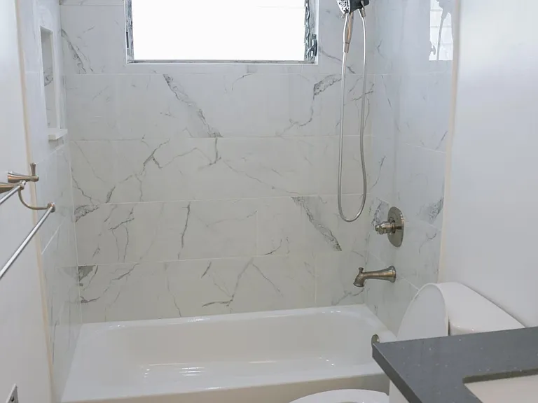 849 S Plymouth Blvd — Photo 6