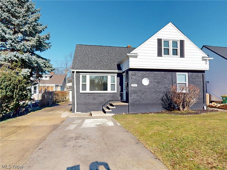 1st image of 28507 Lake Shore Blvd