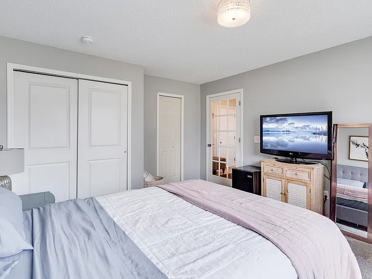 lower floor - 3rd bedroom