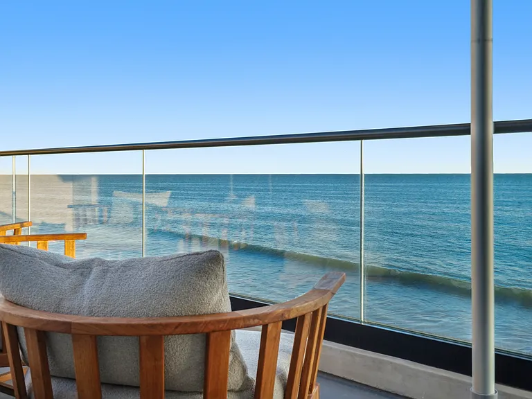 Lounge on the deck with the waves as your soundtrack.