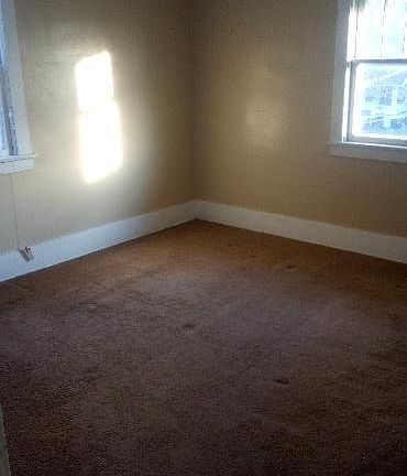 3rd image of 1130 W 11th St