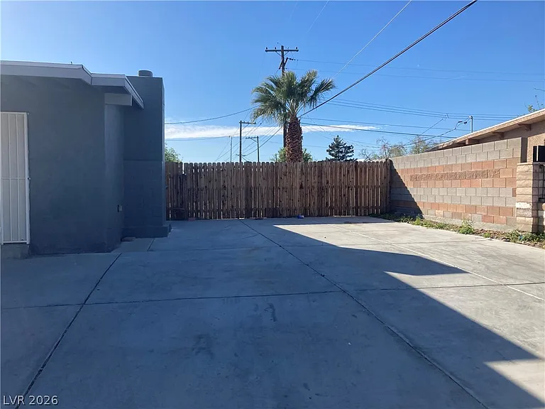 4379 Hilldale Ave — Photo 30