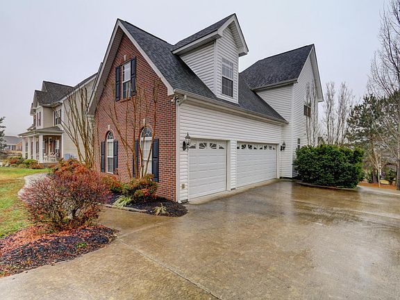 3rd image of 1338 Paxton Dr