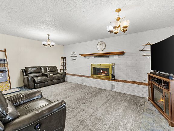 4th image of 6024 Fm 1870