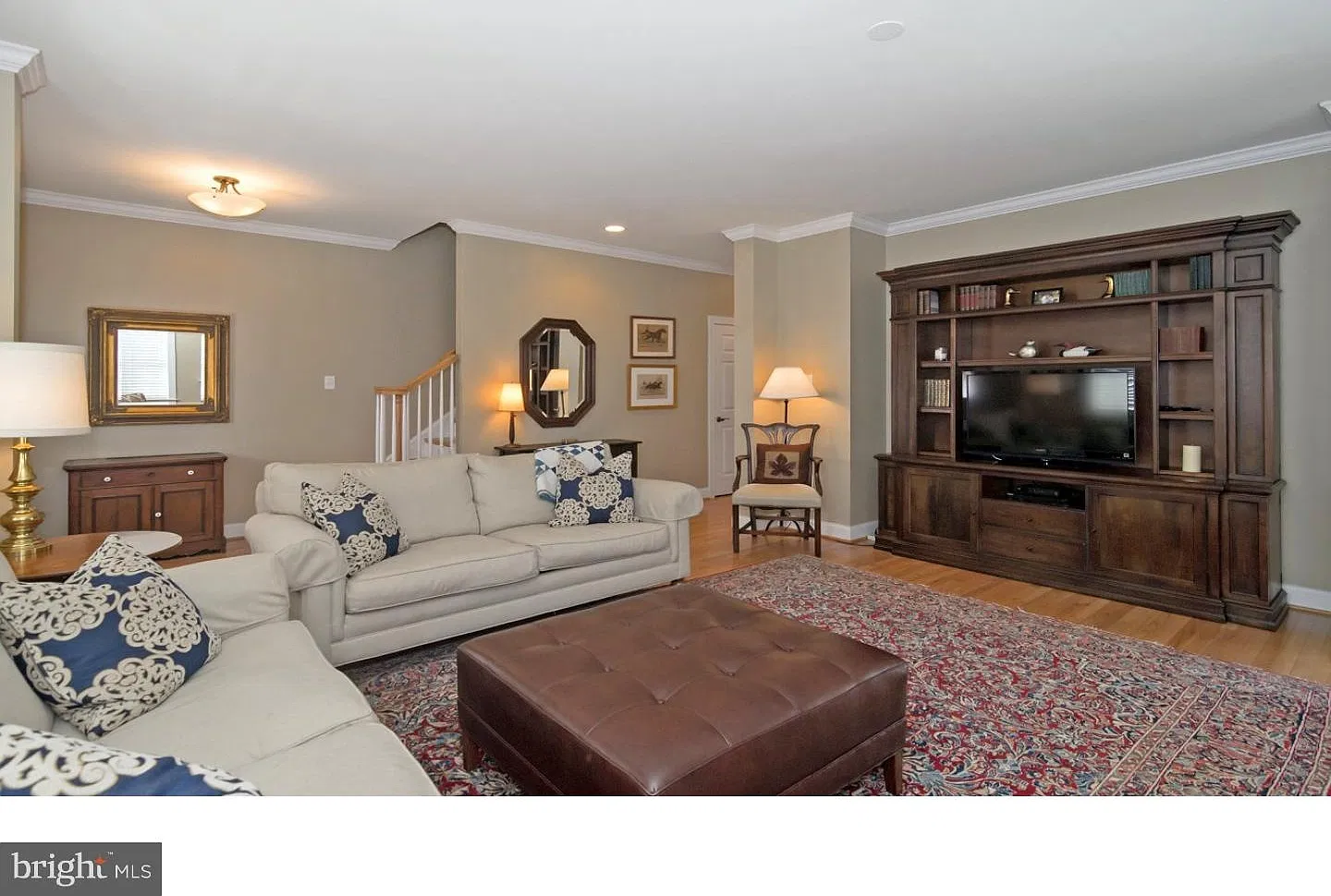 3 bed, 2.5 bath, 2720 sqft, $3,350 — Photo 3