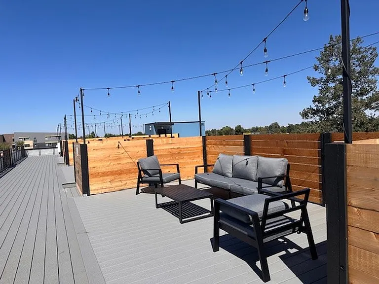 Poplar Place - Stunning Boutique Apartments — Photo 17